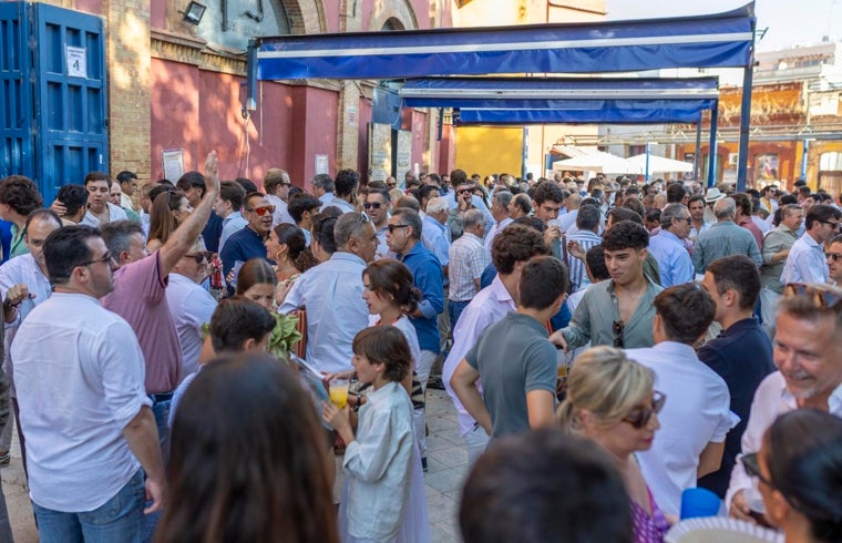 Magnífico ambiente junto al coso onubense