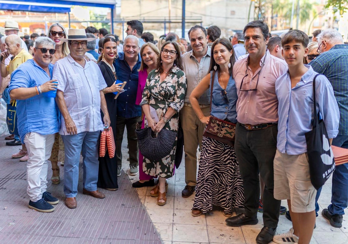 Los alrededores de la plaza de la Merced volvieron a congregar a numerosos aficionados