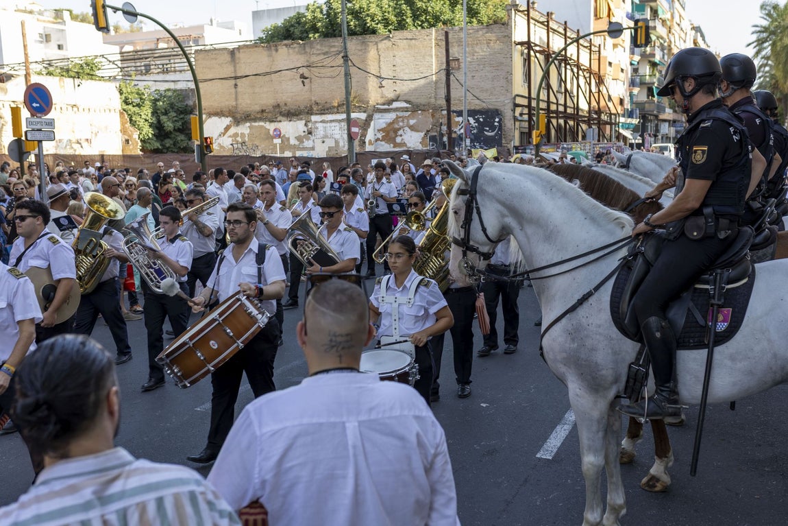El ambiente de la corrida de rejones de Colombinas este domingo