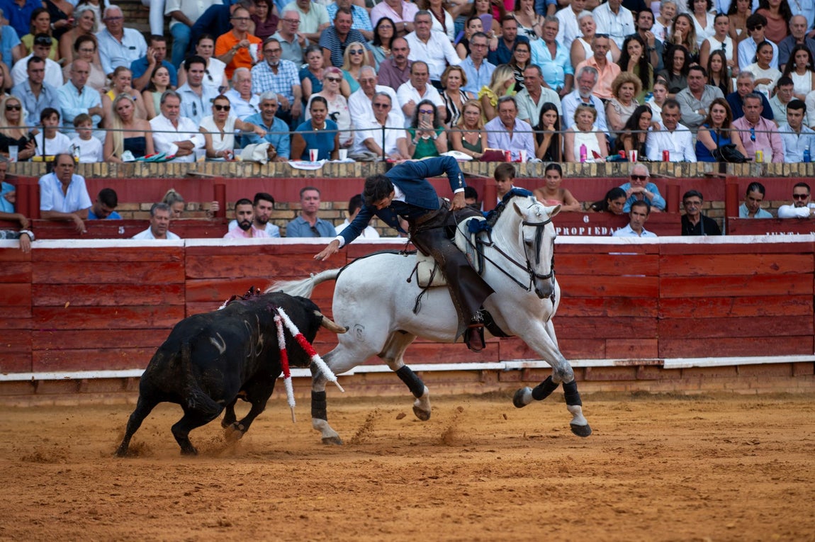 La corrida de rejones de estas Colombinas de 2025, en imágenes