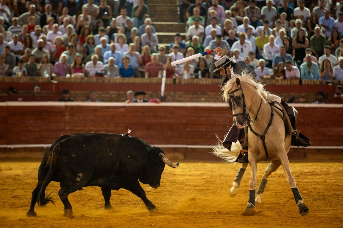 La corrida de rejones de estas Colombinas de 2025, en imágenes