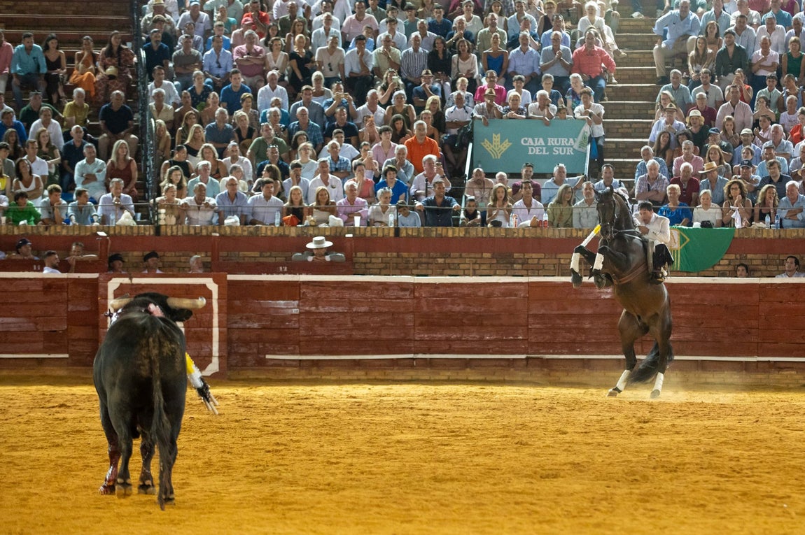 La corrida de rejones de estas Colombinas de 2025, en imágenes