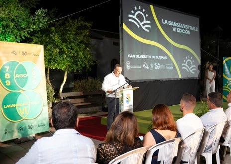 Imagen secundaria 1 - Dani Mantero recibe el Molino de Honor en la apertura del sexto Festival de Cine La Sansilvestrale