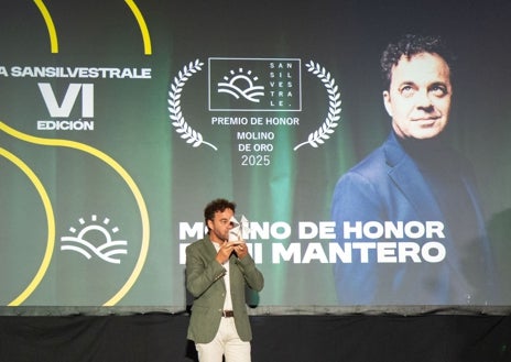 Imagen secundaria 1 - Dani Mantero recibe el Molino de Honor en la apertura del sexto Festival de Cine La Sansilvestrale