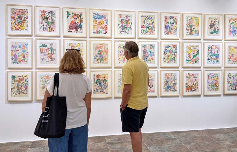 El universo colorista y lúdico de Manuel Calvarro llega a la Sala de la Provincia con la exposición &#039;Pasatiempos&#039;