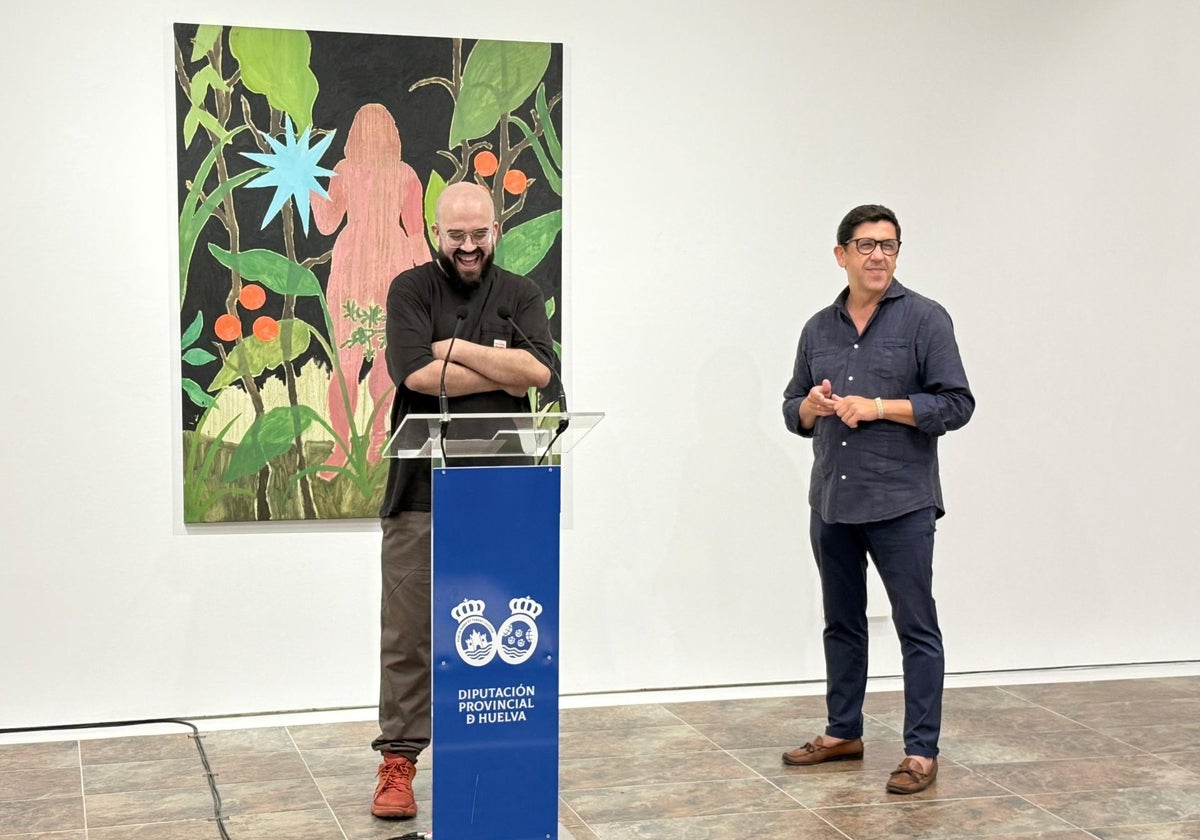 Agus Díaz Vázquez, en la inauguración de 'La danza de lo salvaje' en la Sala de la Provincia de la Diputación de Huelva