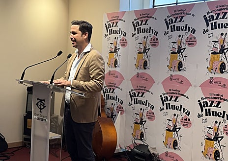 Imagen secundaria 1 - Paquito D&#039;Rivera, Yamandu Costa y Ana Carla Maza dan brillo al Festival de Jazz Iberoamericano de Huelva