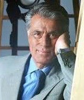 Imagen secundaria 2 - Viuda e hijo de Hermida, cuando le concedieron una calle en Huelva / ARCHIVO FAMILIA HERMIDA