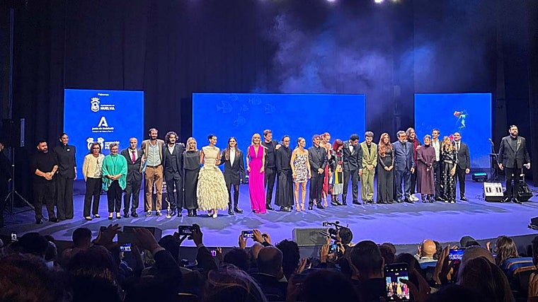 Los protagonistas de la gala inaugural, sobre el escenario