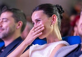 Milena Smit, emocionada durante el homenaje que se le rindió en Huelva