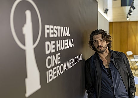 Imagen secundaria 1 - Yon González, Premio Luz del Festival de Huelva: «Me gustaría haber protagonizado &#039;El Resplandor&#039;, la he visto más de 50 veces»