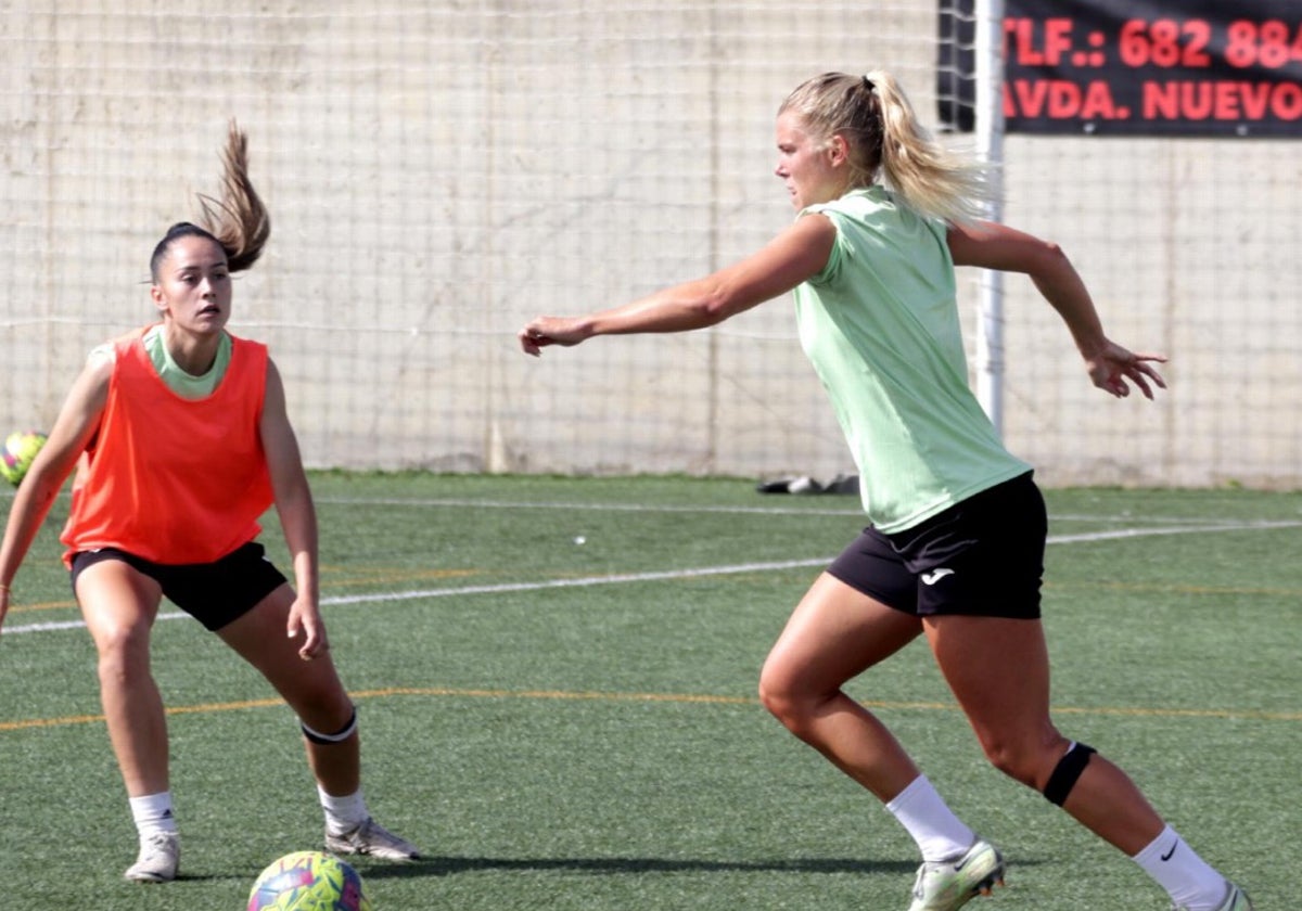 Jugadoras del club onubense durante un entrenamiento
