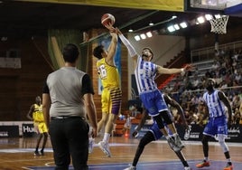 El Huelva Comercio llega con garra a la final por el ascenso (78-82)