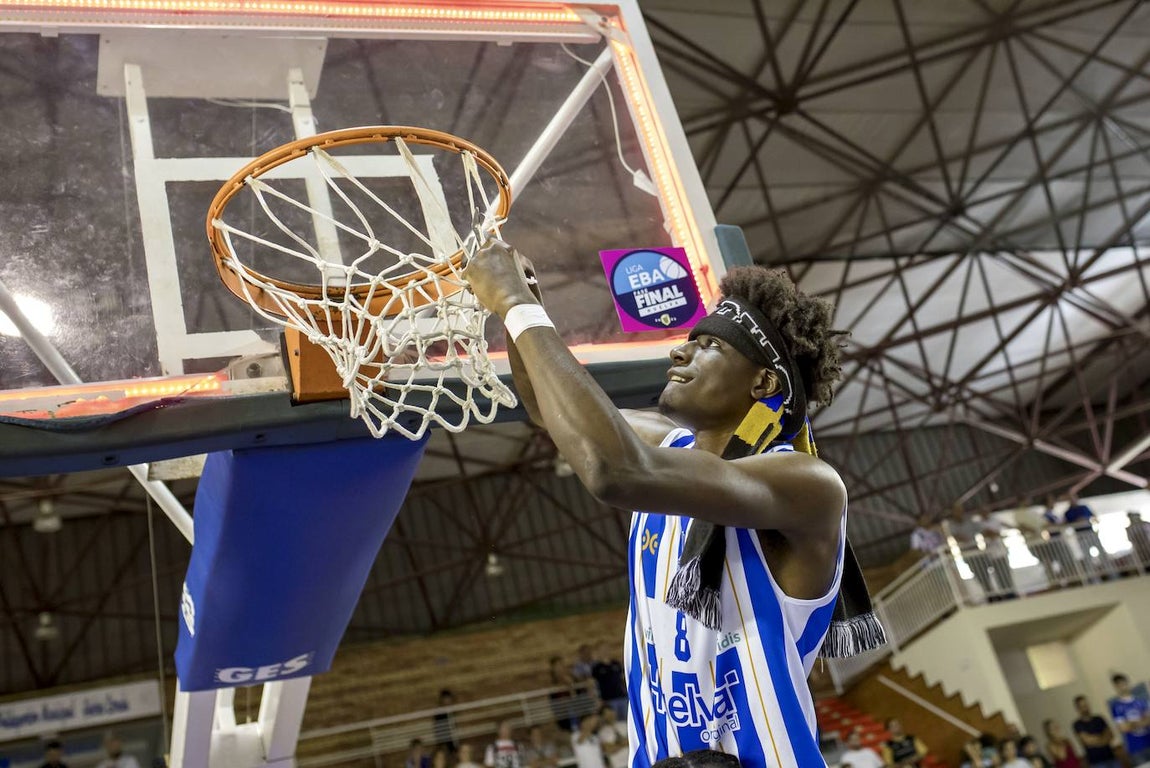 Los instantes de un duelo que ya es historia del baloncesto onubense