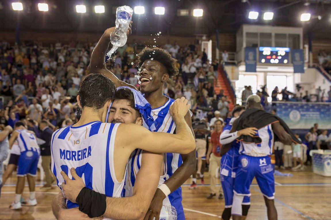 Los instantes de un duelo que ya es historia del baloncesto onubense