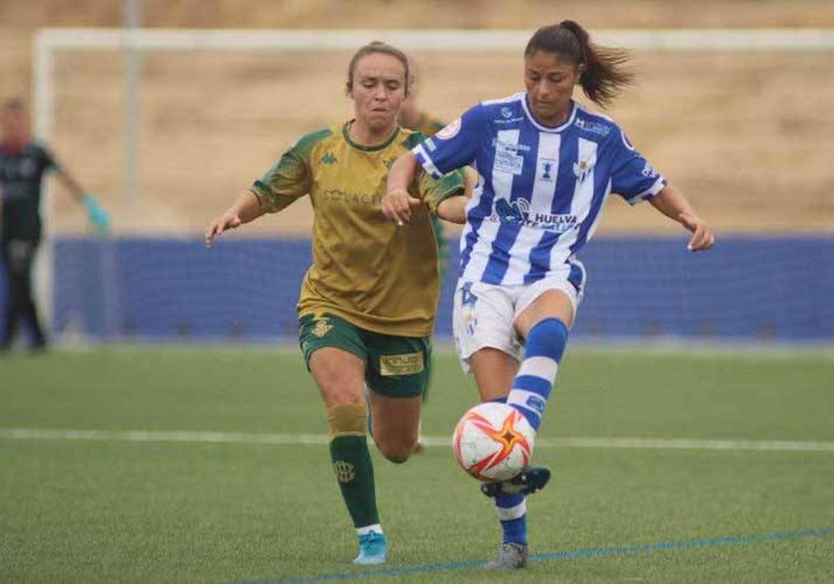 Vanesa Santana durante un partido con el Sporting Huelva ante el Betis