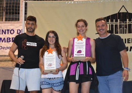 Imagen secundaria 1 - Mundial de Futbolín en Punta Umbría: Los García y Rocío-Rocío se alzan con la victoria