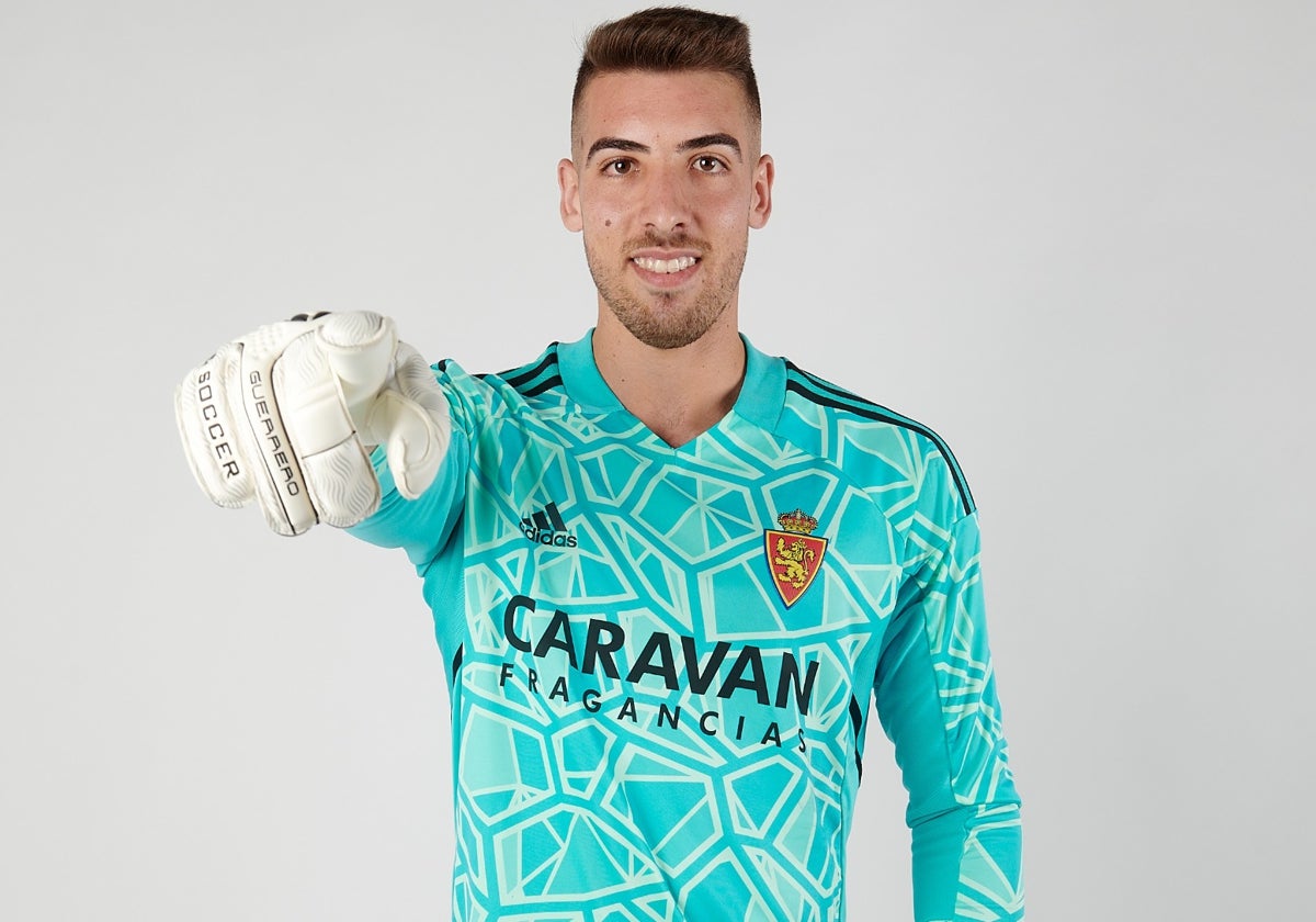 Dani Rebollo, con la camiseta del conjunto maño