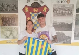El delantero Manu Torres desciende dos peldaños en su carrera deportiva