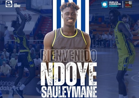 Imagen secundaria 1 - Arriba, partido del Huelva Comercio ante Llíria en la fase de ascenso a LEB Plata celebrada en Huelva, al igual que abajo a la derecha, junto al que está el anuncio del fichaje de Ndoye por el club onubense