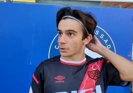 El lateral diestro Álvaro Torres, quinto refuerzo de un San Roque de Lepe que vapuleó al Herrerías (1-7)
