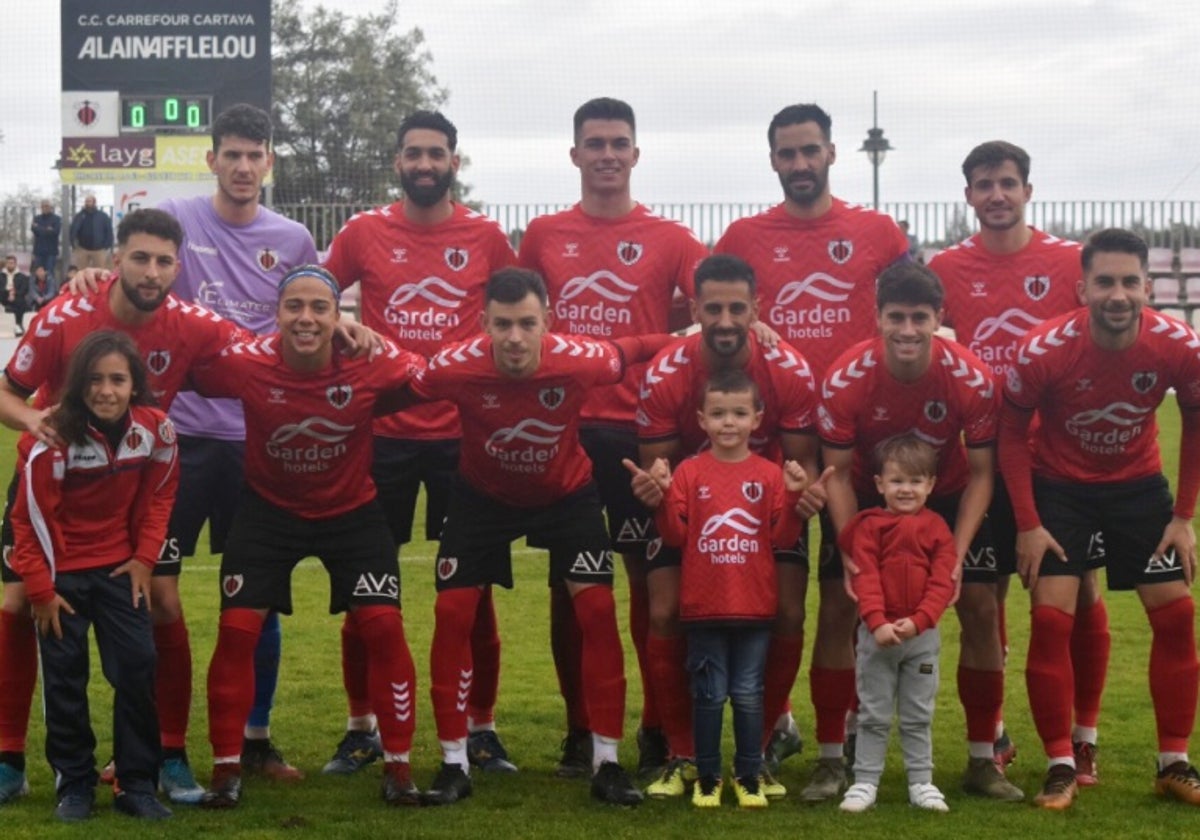 Formación inicial del Cartaya antes de un partido de la pasada temporada