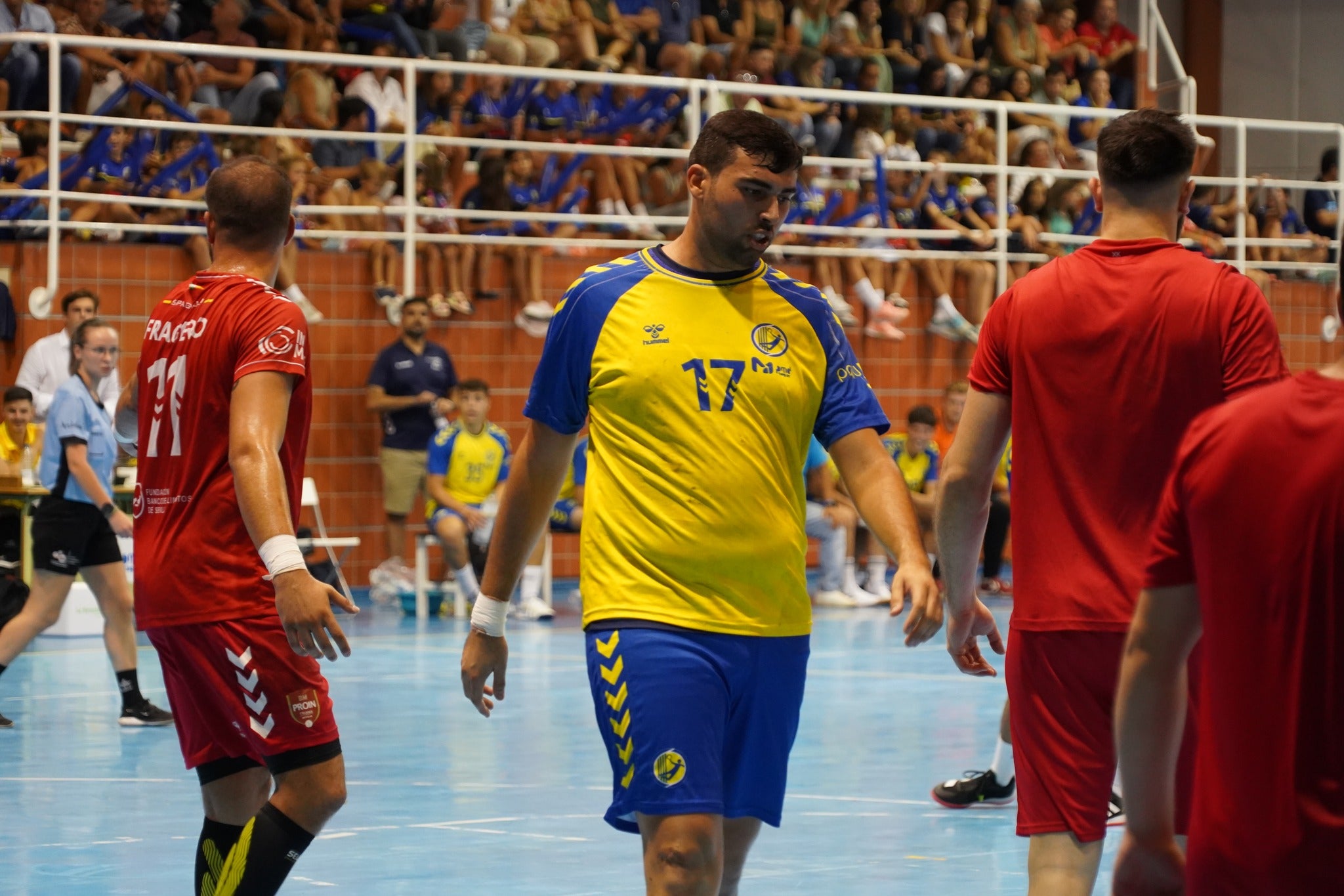 El BM Triana se lleva ante el PAN el Trofeo Ciudad de Moguer