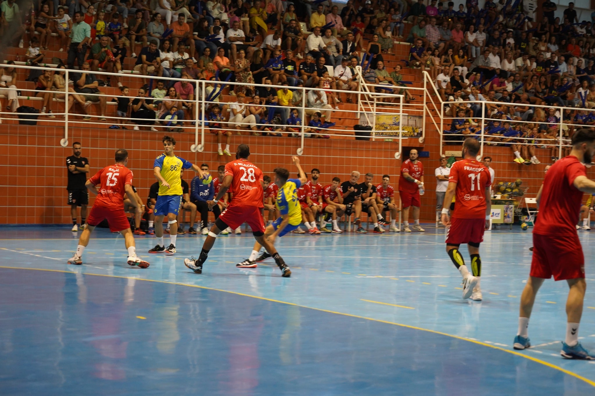 El BM Triana se lleva ante el PAN el Trofeo Ciudad de Moguer