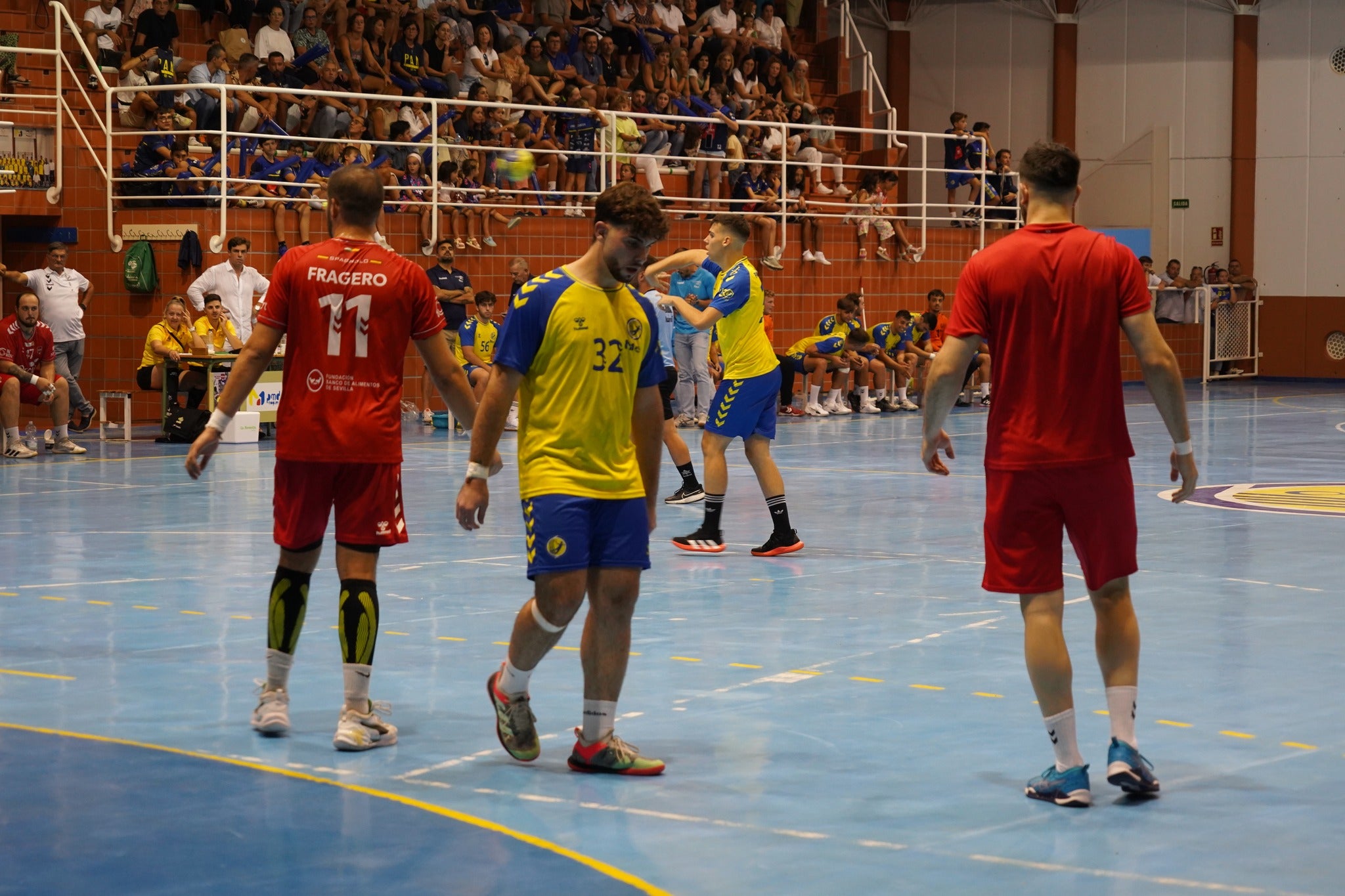 El BM Triana se lleva ante el PAN el Trofeo Ciudad de Moguer