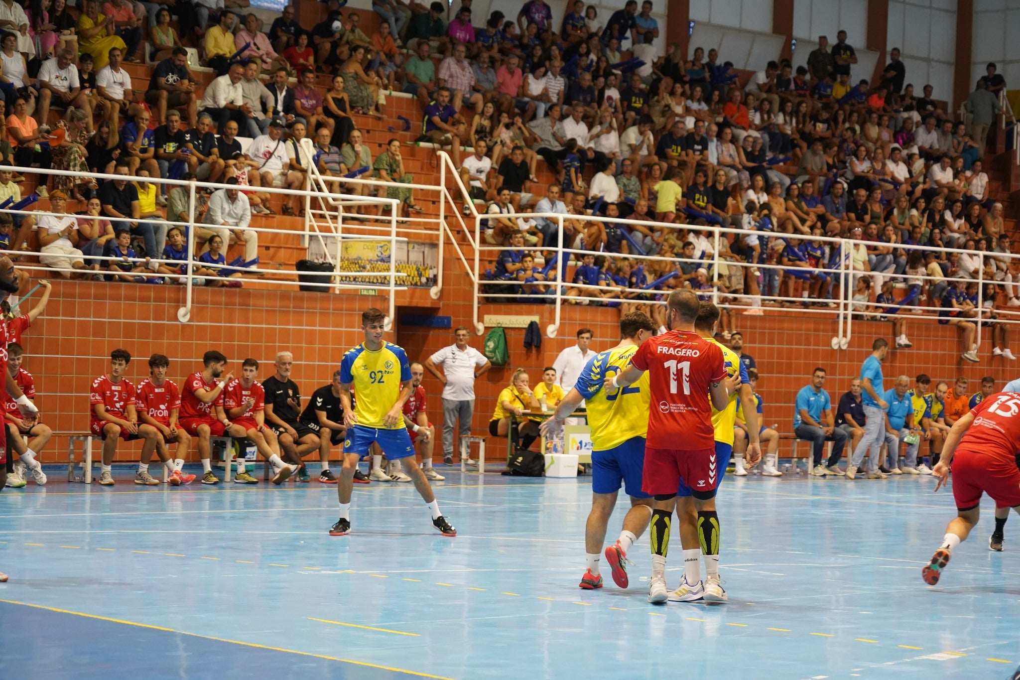 El BM Triana se lleva ante el PAN el Trofeo Ciudad de Moguer