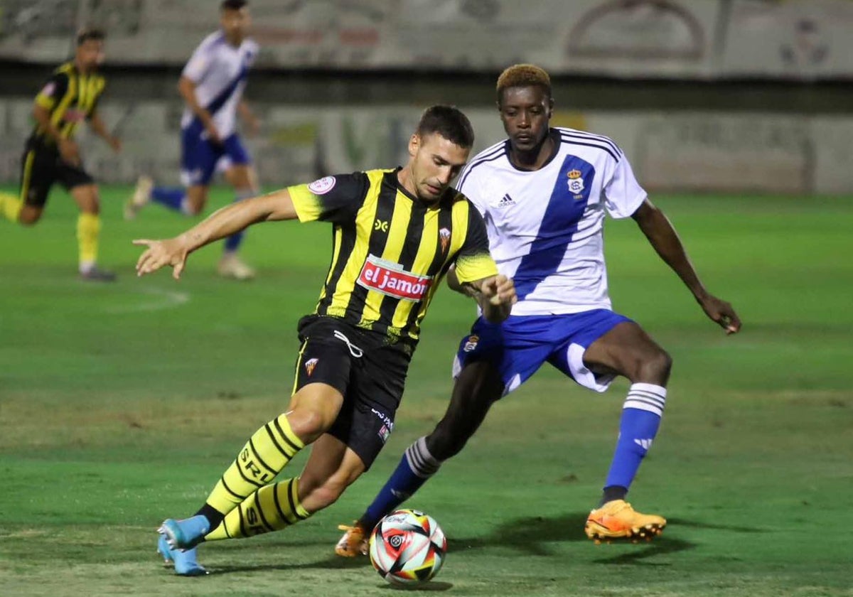 Iván Robles y Rahim en el San Roque de Lepe-Recreativo de Huelva de pretemporada