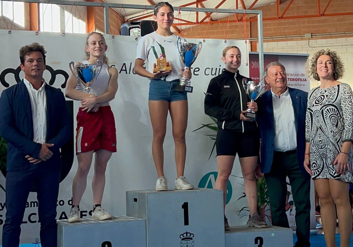 Lucía González, en lo más alto del podio del Campeonato de España Junior