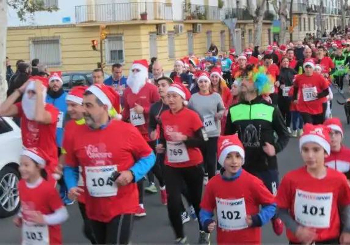 Imagen de una de las salidas de la San Silvestre en Huelva capital