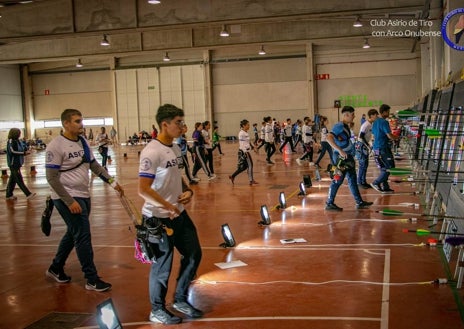 Imagen secundaria 1 - Leyre Fernández representa en Nimes al Club Asirio, que acude con 56 arqueros al Andaluz en Sala