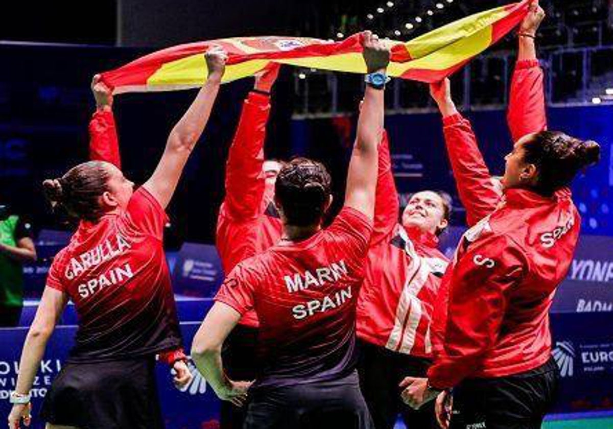 Las jugadoras del combinado nacional celebrando su pase a la gran final del Europeo