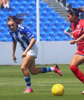 Imagen secundaria 2 - El Sporting Huelva consuma su descenso tras 18 años de lucha y supervivencia en la elite (1-2)