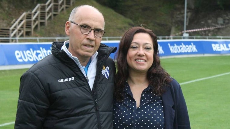 Antonio Toledo junto a Manuela Romero en las instalaciones de Zubieta en San Sebastián