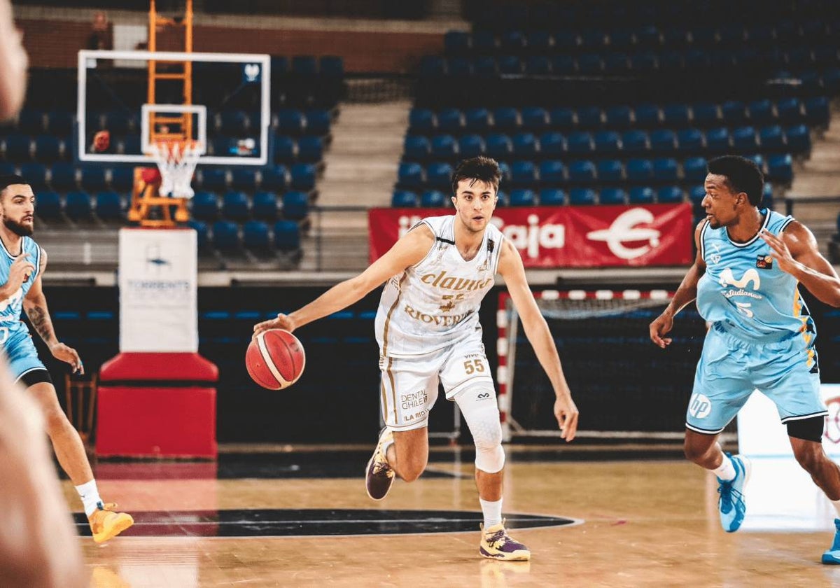 Pau Treviño en un encuentro de la pasada temporada con el CB Clavijo