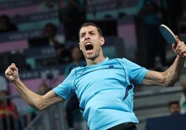 Espectacular Álvaro Robles para pasar de ronda en París en su debut contra el austriaco Habesohn