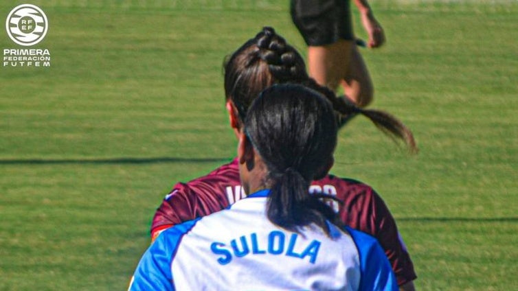 Isina amarga el estreno del Sporting en casa en su regreso a Huelva (0-2)