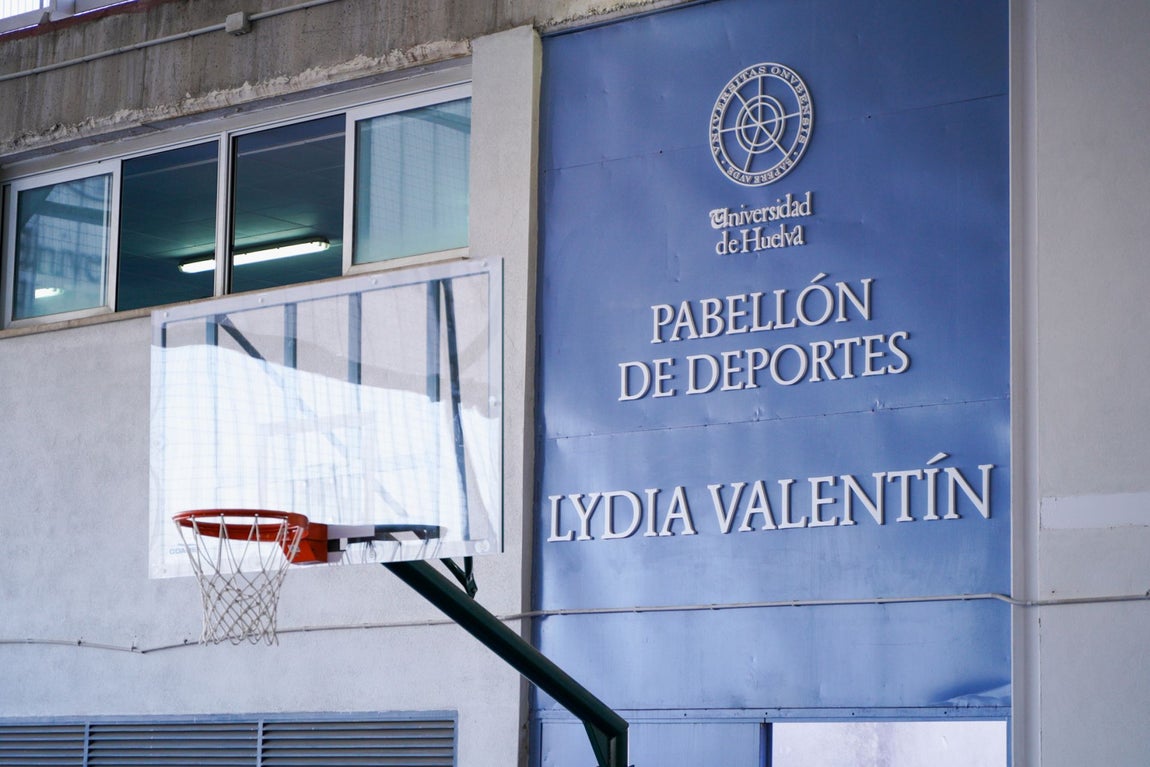 Las imágenes de la inauguración del Pabellón de Deportes &#039;Lydia Valentín&#039; en la UHU
