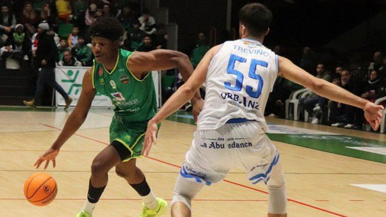 El Ciudad de Huelva frena su sangría de diez derrotas seguidas y llegará vivo a la última jornada (79-72)