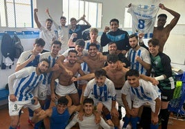 El Bollullos gana y defenderá su plaza del playoff en la última jornada
