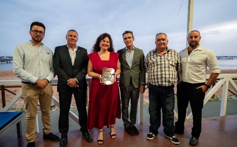 Imagen principal - La LI Semana Náutica Internacional Colombina arranca con un emotivo pregón a cargo de Toñi Alfonso