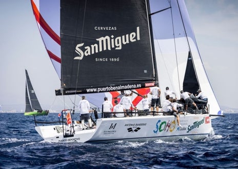 Imagen secundaria 1 - Los barcos de Huelva 'Estrella Damm' y 'JP Finacial DE 6' participan en la Copa del Rey