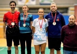 Los jugadores del IES La Orden Pablo Abián y Silvia Redondo, campeones de dobles mixto en el Máster de Estella