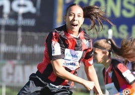 Anita Hernández celebrando un gol con el Sporting Huelva