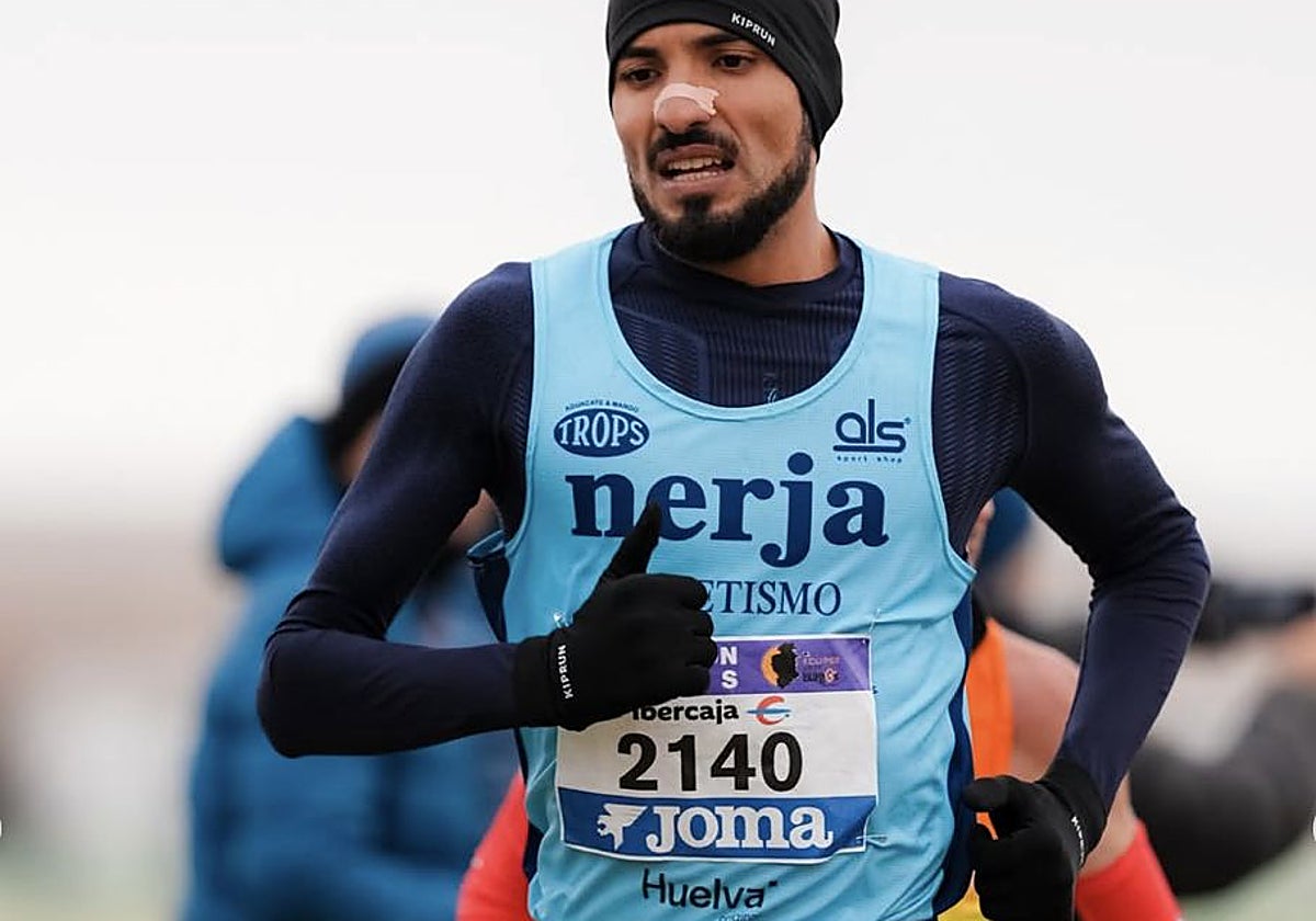 Zakaria Boufaljat, durante la carrera en Atapuerca
