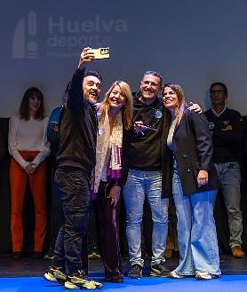 Imagen secundaria 2 - Emilio Martín recoge en la Gala Huelva Deporte un premio que llevará su nombre: «Siempre me he sentido muy valorado y muy querido en mi tierra»