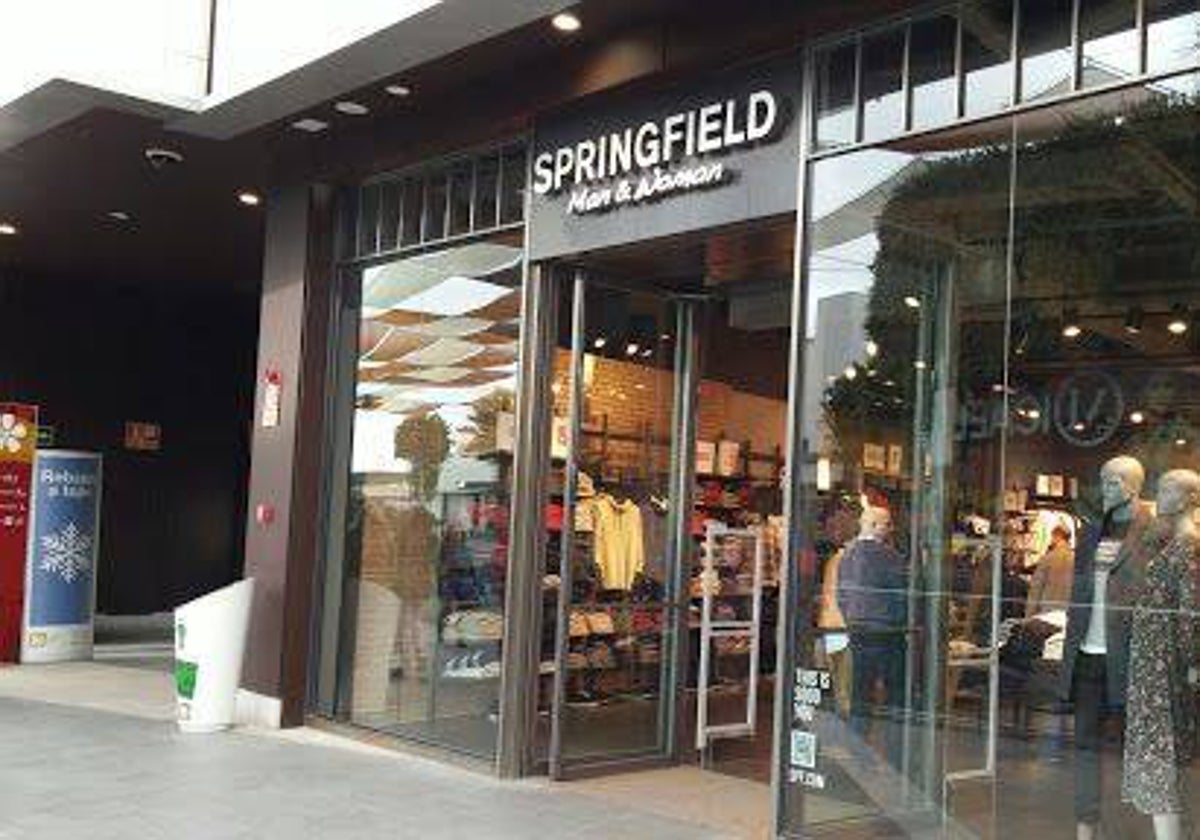 La tienda de Springfield en el centro comercial Holea